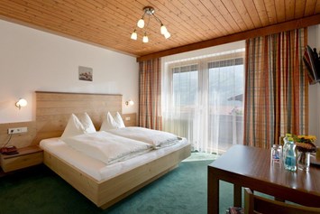 Frühstückspension: Doppelzimmer mit Balkon - Apart Kofler`s Panorama Zillertal, Alois und Rita Kofler